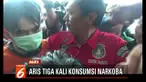 Saat digrebek polisi, Aris tengah berpesta narkoba bersama empat orang lainnya, dua di antaranya wanita.