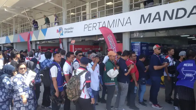 Pit walk ARRC 2023 di Mandalika