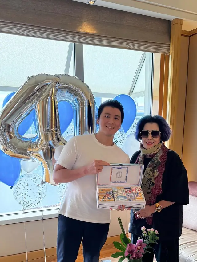 Syahrini dan keluarga (Instagram/princessyahrini)