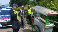 Pedagang bakso masuk tol Jakarta-Tangerang