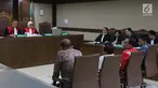 Mantan anggota DPRD Kalimantan Tengah Borak Milton, Punding Ladewiq H Bangkan, Edy Rosada dan Arisavanah (kiri ke kanan) menjalani sidang perdana pembacaan dakwaan di Pengadilan Tipikor, Jakarta, Rabu (13/3). (Liputan6.com/Helmi Fithriansyah)