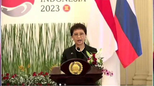 Pertemuan bilateral antara Menteri Luar Negeri (Menlu) RI Retno Marsudi dan Menlu Slovenia Tanja Fajon di Gedung Pancasila, Kementerian Luar Negeri RI, Rabu (24/5/2023). (Tangkapan layar Zoom)