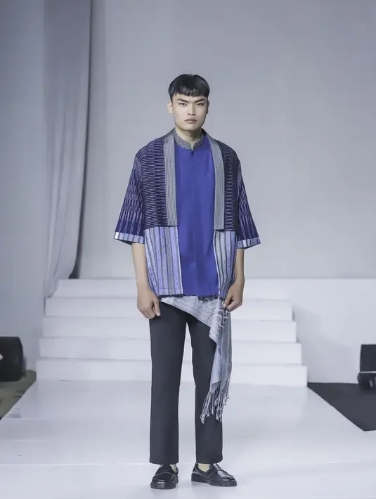 Siluet relaks cardigan yang loose tetap bisa diajak tampil semi formal untuk tampil rapi [JFT 2023]