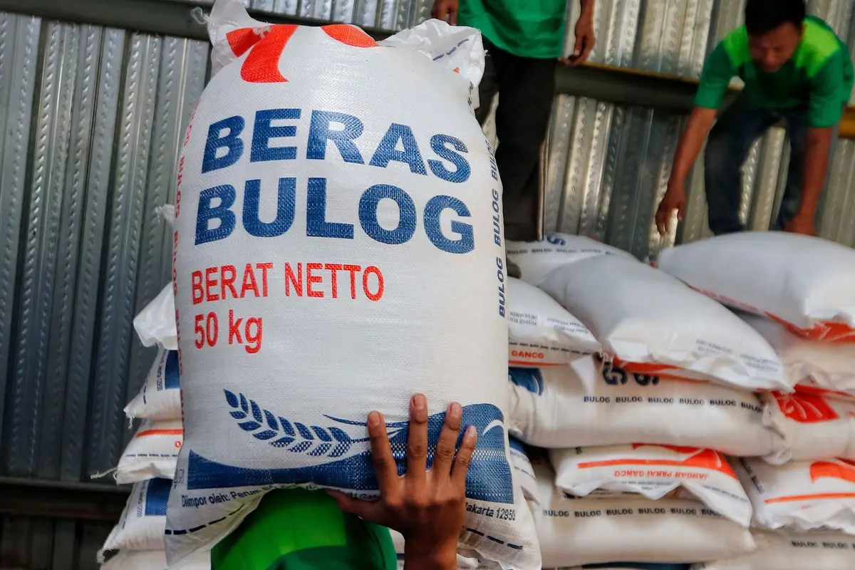 Bulog Gelontorkan 30 Ribu Ton Beras di Pasar Induk Cipinang