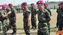 Citizen6, Surabaya: Wadan Kodikmar dan Kobangdikal, Kolonel Marinir Lasmono menutup Diktaifib Angkatan ke - 38 di Lapangan Apel Kodikmar Gunungsari, Surabaya, Kamis (14/6). (Pengirim: Mayor Laut (KH) Rohman Arif).