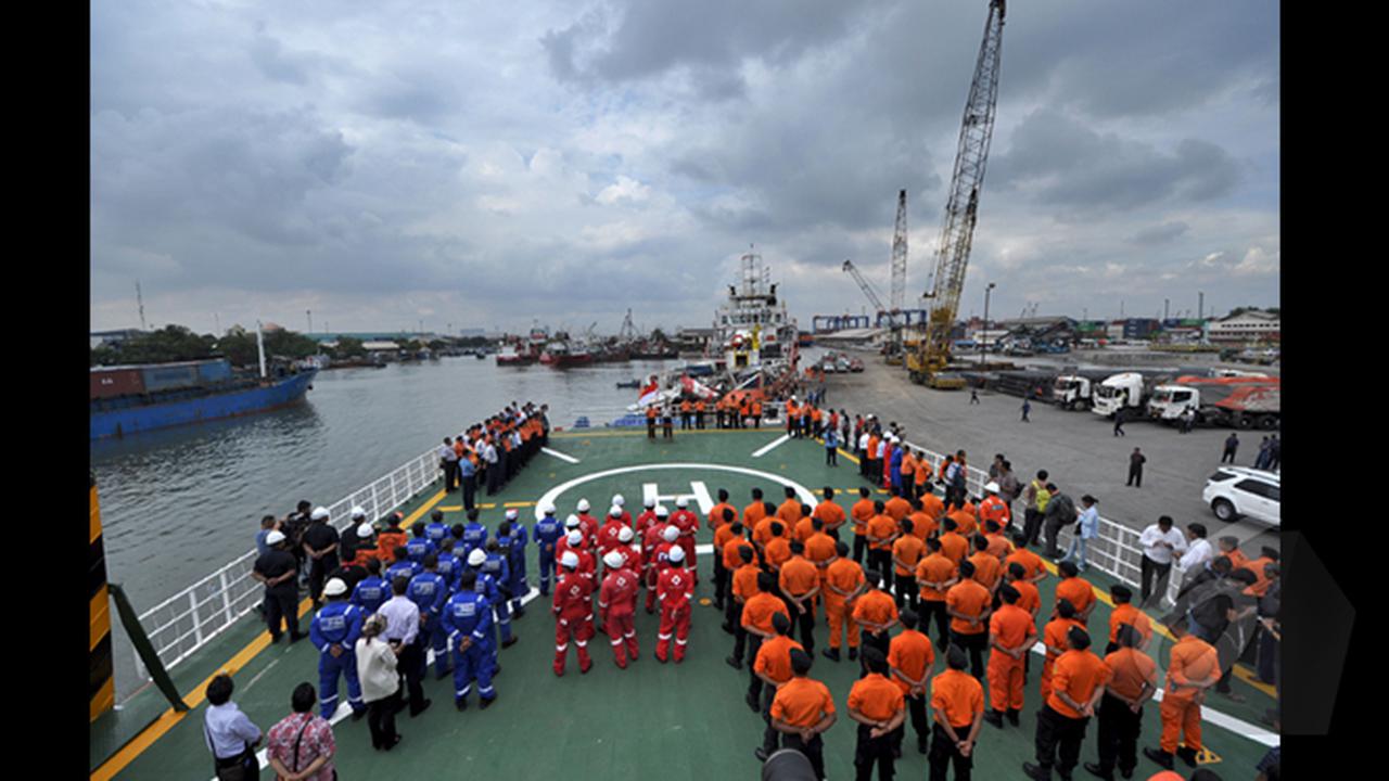 Basarnas Serahkan Kerangka AirAsia QZ8501 Pada KNKT