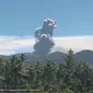 Gunung Dukono di Maluku Utara mengalami erupsi pada Rabu siang (21/2/2024), pukul 12.30 WIT. (Liputan6.com/ Dok PVMBG)