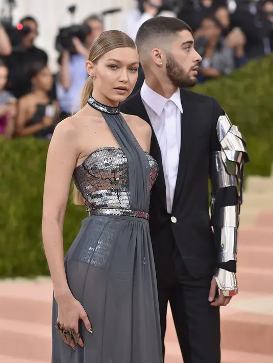 Belum lama ini pasangan Zayn Malik dan Gigi Hadid memang terlihat mengunjungi apartment Yolanda Hadid, dan setelah itu keduanya tidak menceritakan apa yang mereka lakukan di kediaman ibu Gigi. (AFP/Bintang.com)