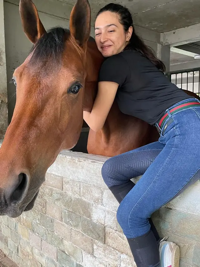 Nabila Syakieb bersama kudanya (Instagram/nsyakieb85)