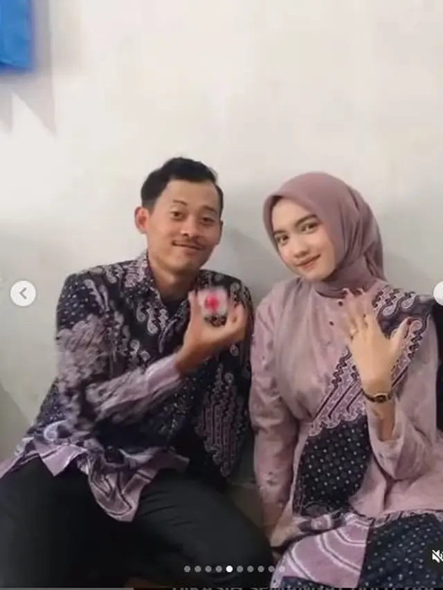 6 Momen Lamaran Gadis Kembar Tiga Banyuwangi, Calon Suaminya Pria Kembar