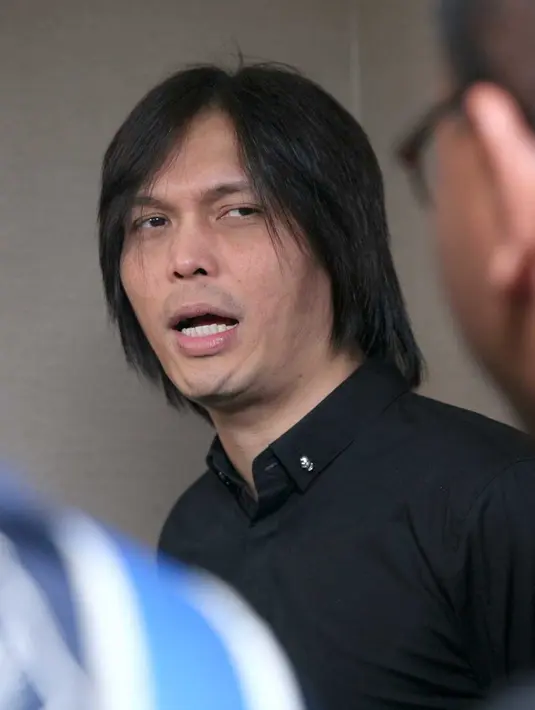 "Sayang, dia itu sangat berbakat dan saya selalu bilang dalam 25 tahun hanya ada satu orang yang seperti dia dalam hal musik, dia sangat istimewa" ucap Once Mekel ditemui di Hotel Century, Jakarta, Selasa (14/11/2017). (Nurwahyunan/Bintang.com)