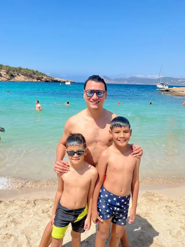 Titi Kamal bareng Christian Sugiono liburan (Instagram/titi_kamall)