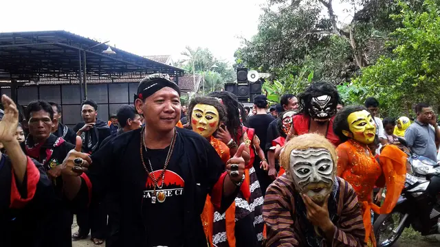 Kesenian Dongkrek berawal dari wabah penyakit.