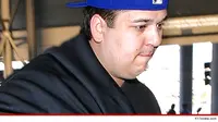 Rob Kardashian menangis di bandara Florence saat hendak pulang ke Los Angeles, usai berselisih paham dengan keluarganya.