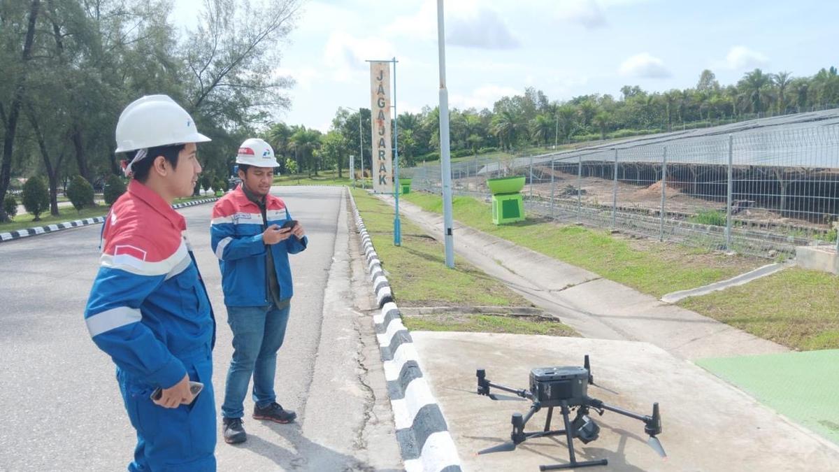 Pertamina NRE Pakai Drone dan Kecerdasan Buatan Guna Periksa Keandalan Sistem PLTS