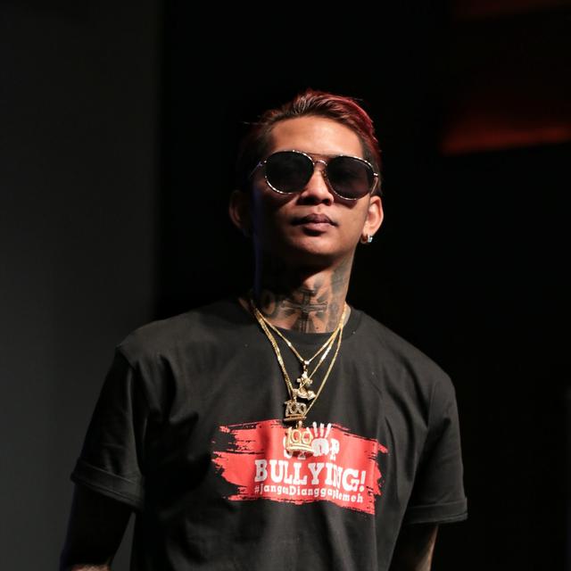 Young Lex Mengeluarkan Kembali Singlenya Yang Berjudul Nyeselkan Versi Acoustic Showbiz Liputan6 Com