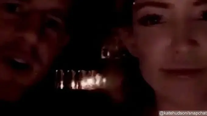 Kate Hudson Umbar Kemesraan dengan Pemain Basket 