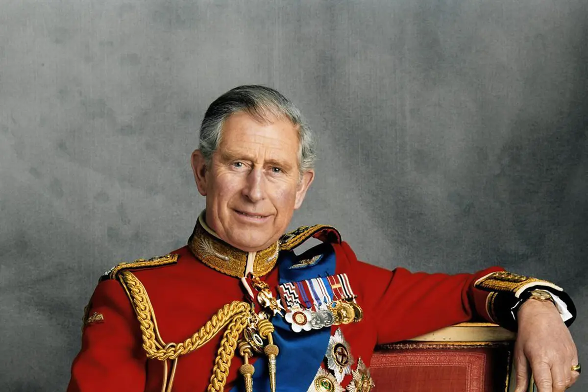 [Bintang] Pangeran Charles dari Inggris, tampil gagah dengan seragam kebesaran 
