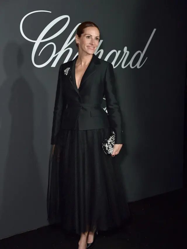 Julia Roberts Tampil Elegan dengan Busana Dior di Pesta Chopard Selama Festival Film Cannes 2022