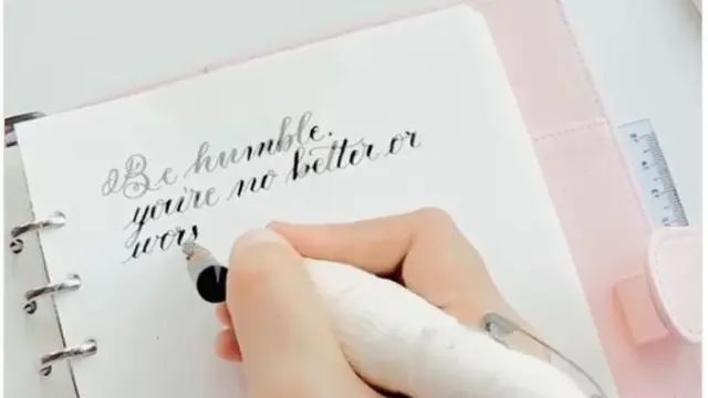 Cerita Wanita yang Viral Karena Tulisannya Mirip Ketikan Komputer