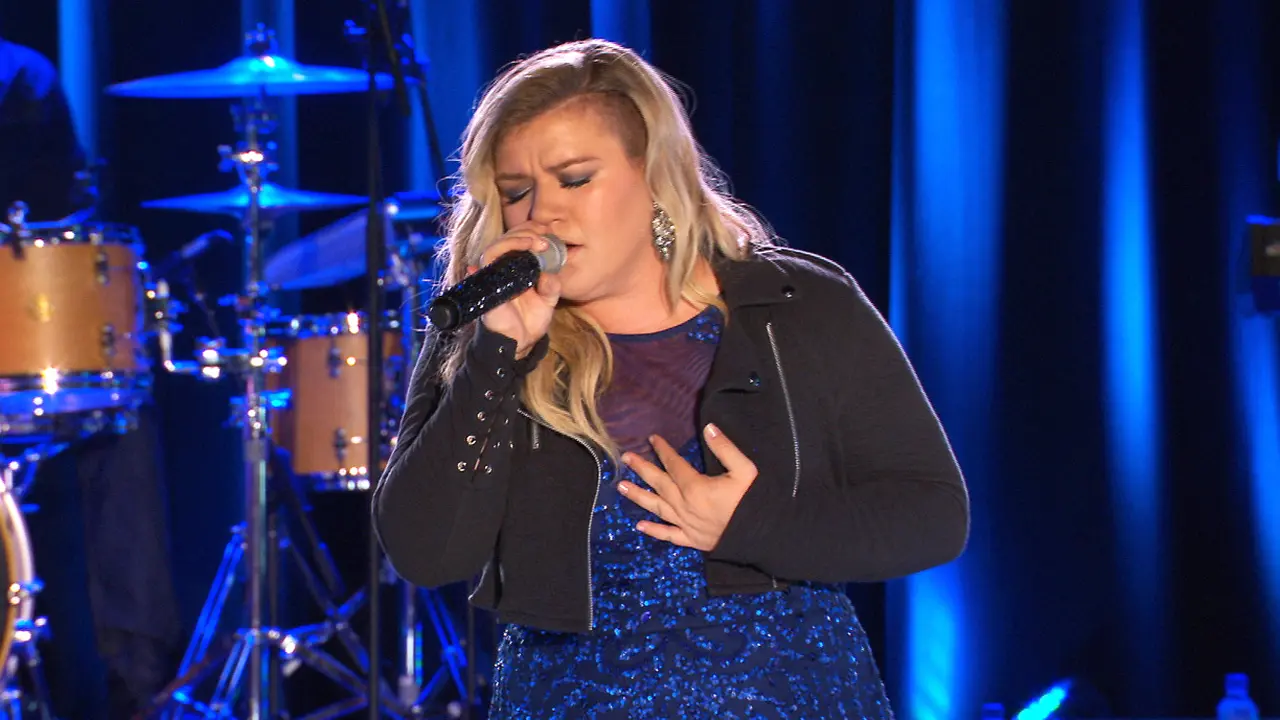 [Bintang] Kelly Clarkson