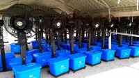 Water fan diletakkan di setiap tenda untuk mengusir hawa panas saat wukuf di Arafah (Muhammad Ali/Liputan6.com)