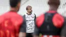Pelatih kepala Persija Jakarta, Maurício Souza memimpin latihan resmi menjelang laga BRI Super League 2025/2026 melawan Persijap Jepara di Stadion Madya, Senayan, Jakarta, Jumat (02/01/2026). (Bola.com/Abdul Aziz)
