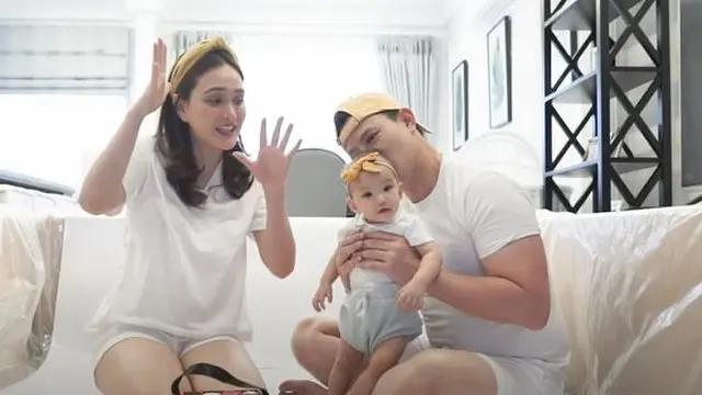 6 Momen Seru Claire Anak Shandy Aulia Main Finger Paint, Penuh Cat Bikin Gemas