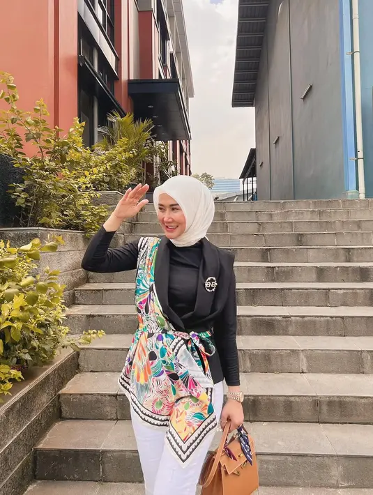 Cutting unik dan teknik layering menjadi kunci gaya Marissya Icha yang selalu memesona sekaligus menarik perhatian. (Foto: Instagram marissyaichareal)