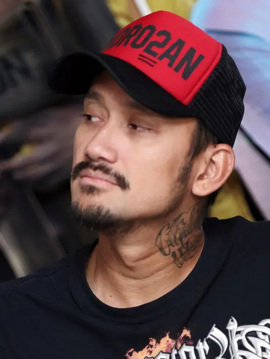 Kabar tertangkap narkoba bukan kali ini. Tora Sudiro, pernah dikabarkan tertangkap narkoba pada Maret 2010. Saat itu kencang terdengar Tora diamankan satuan narkoba Polres Jaksel. Tora muncul dan membantah kabar tersebut. (Deki Prayoga/Bintang.com)