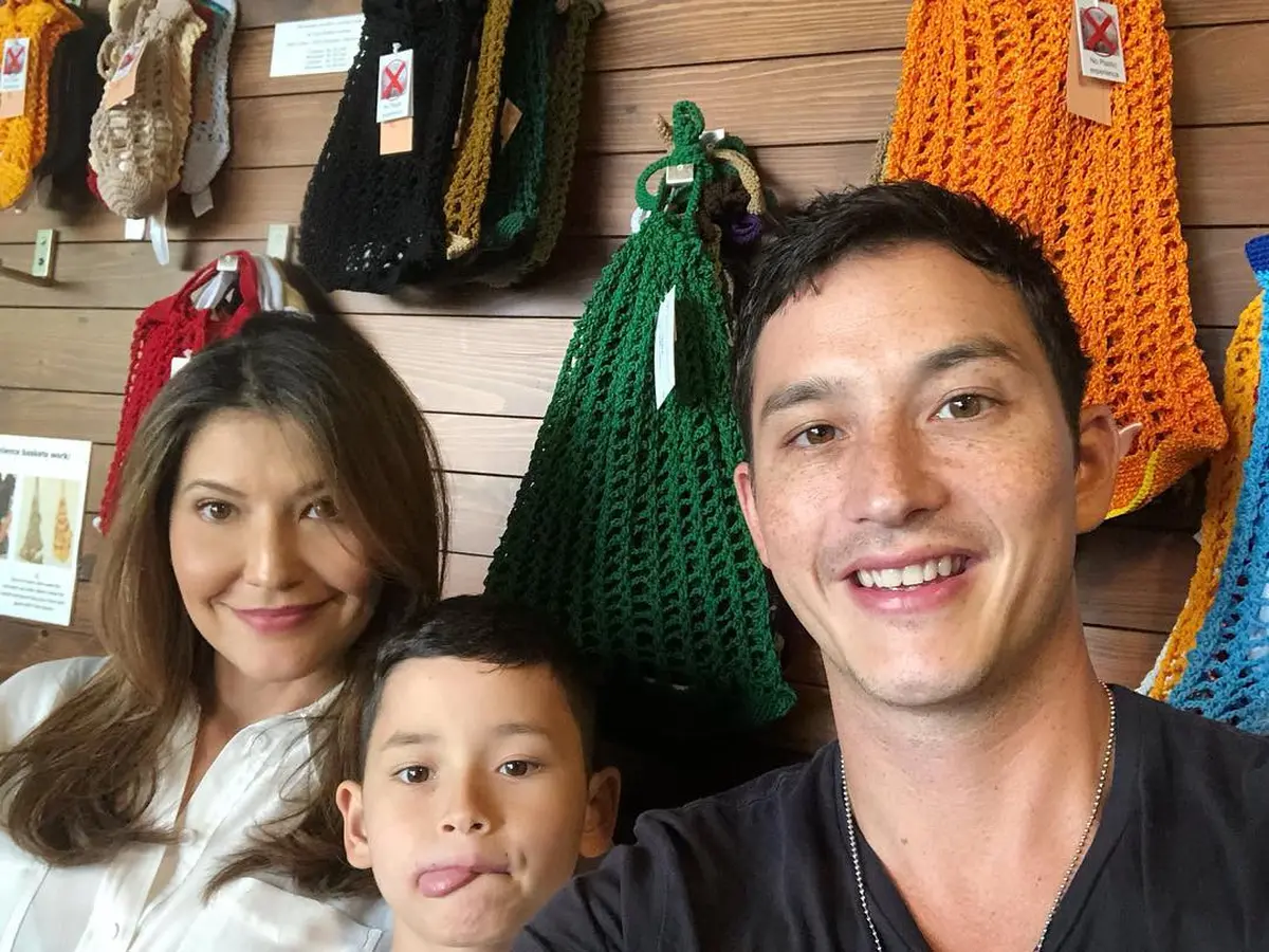Ajak Kenzou Liburan Bareng Pacar, Mike Lewis Minta Izin Tamara Bleszynski - ShowBiz Liputan6.com