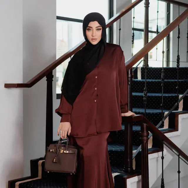 Potret 6 Artis Blasteran yang Putuskan Berhijab, Pesonanya Makin Terpancar