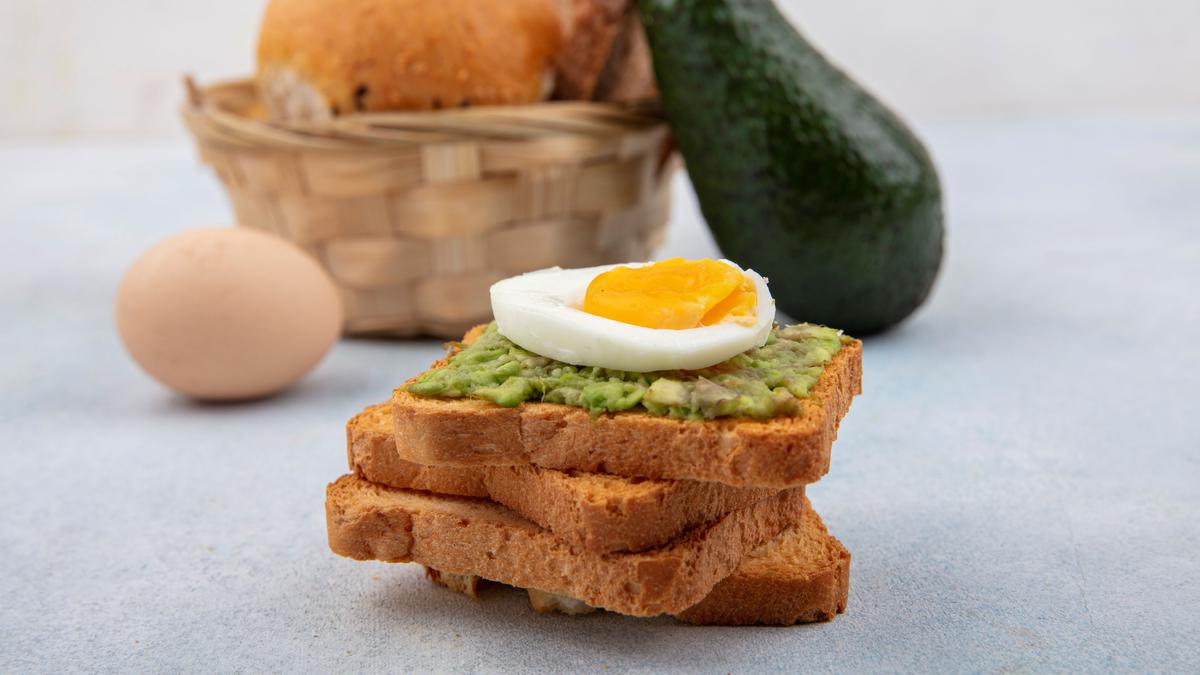 Resep Open Sandwich Alpukat dan Telur untuk Menu Sarapan yang Menyehatkan