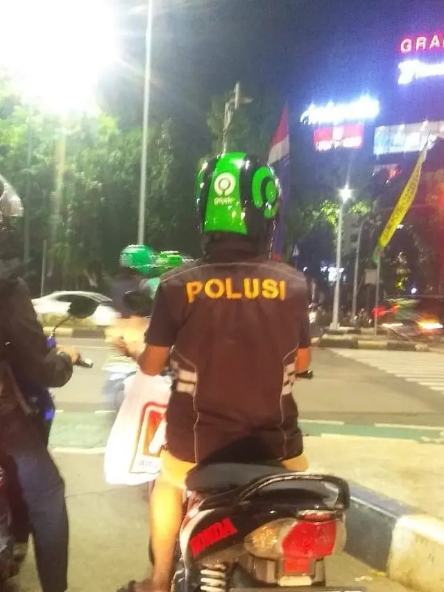 6 Desain Jaket Bagian Belakang Ini Nyeleneh Banget, Enggak Habis Pikir