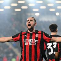 Foto: Penampilan Gemilang Adrien Rabiot Bawa AC Milan Menang Comeback atas Como di Liga Italia