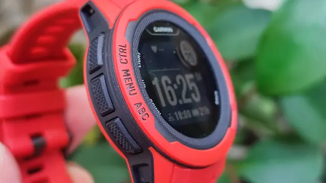Garmin Instinct 2S (Liputan6.com/Giovani Dio Prasasti)