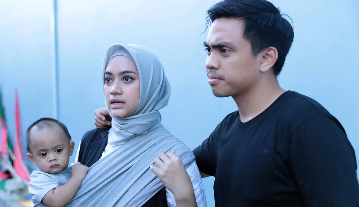 Banyaknya kasus terkait anak-anak, ternyata membuat beberapa selebriti mengurus buah hatinya sendiri. Banyak yang merasa tidak nyaman saat di asuh oleh jasa pengasuh Baby Sitter. Begitu juga dengan pemeran Ayudia Bing Slamet. (Deki Prayoga/Bintang.com)