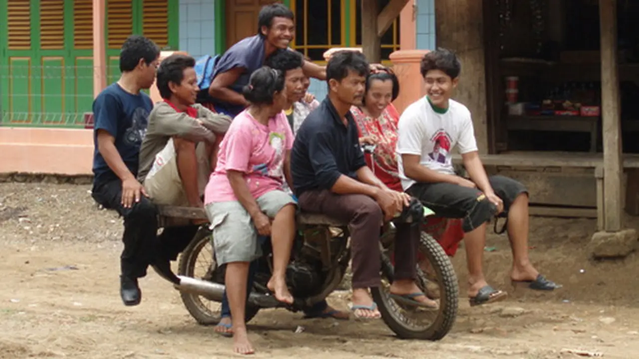 Bisa Angkut Puluhan Orang, Motor Unik Ini Bikin Warganet Takjub