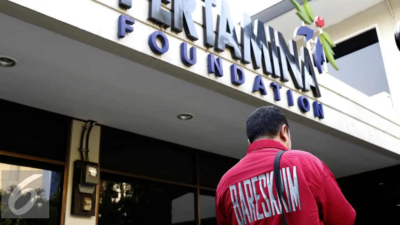 20150901-Bareskrim Geledah Pertamina Foundation-Jakarta