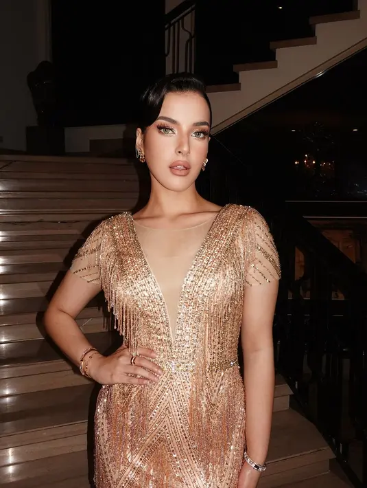 <p>Tasya menyebut tampilannya sebagai &ldquo;Gatsby Doll,&rdquo; sebuah interpretasi modern dari pesona glamor yang khas pada era tersebut. [@tasyafarasya].</p>