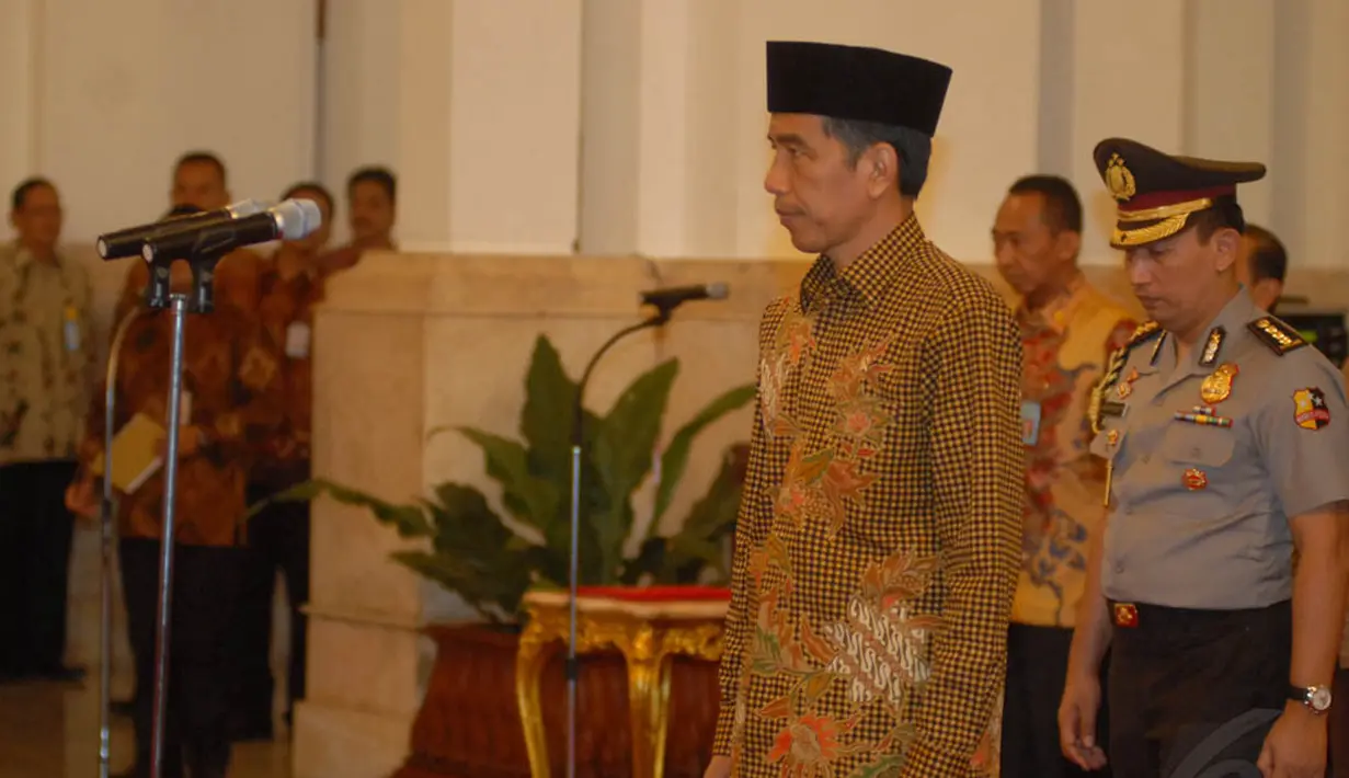 Presiden Jokowi memimpin upacara penganugerahan gelar pahlawan nasional di Istana Negara, Jakarta, Jumat (7/11/2014). (Liputan6.com/Herman Zakharia)