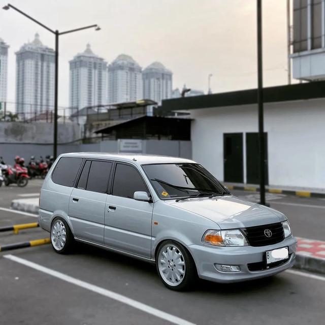 12 Potret Modifikasi Kijang Kapsul, Tiada Dua dan Tua