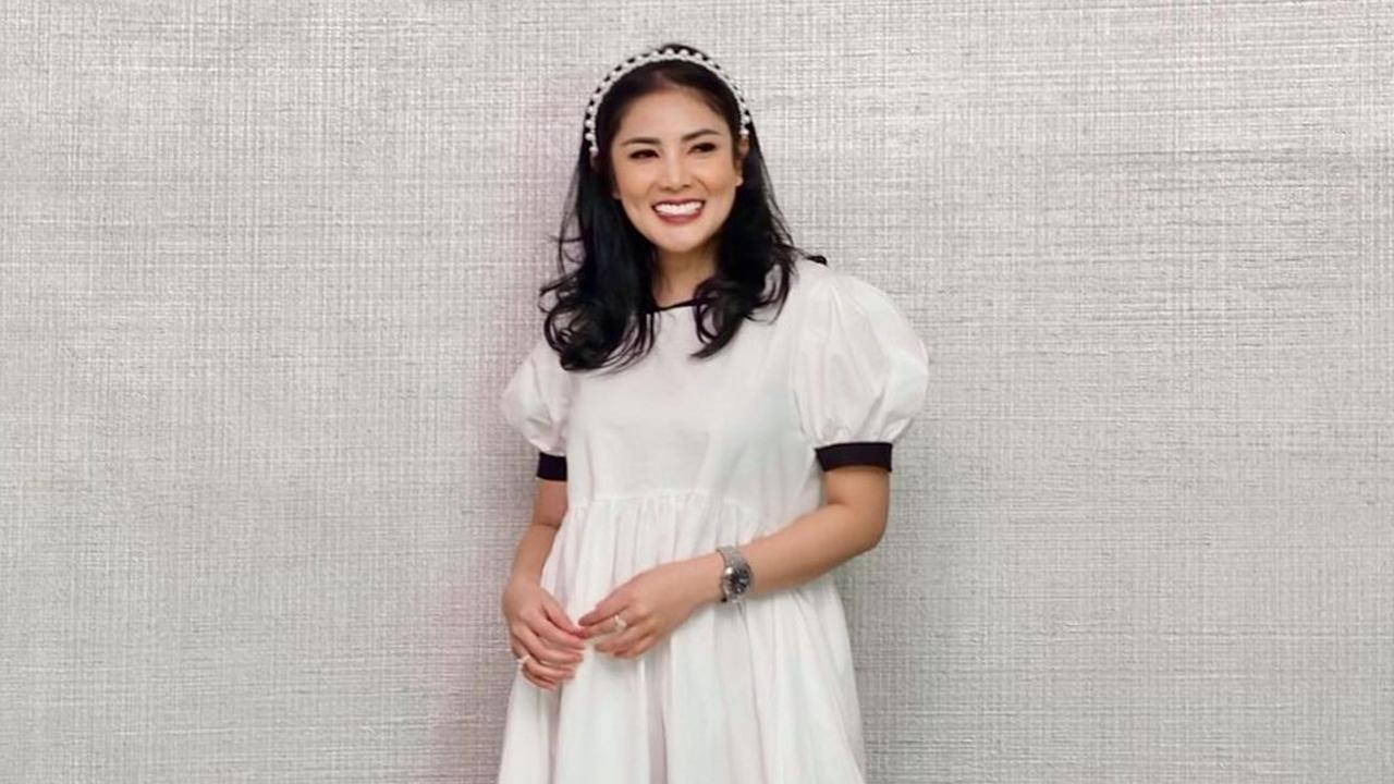 FOTO: Pesona Nindy Ayunda dengan Simple Dress, Menawan