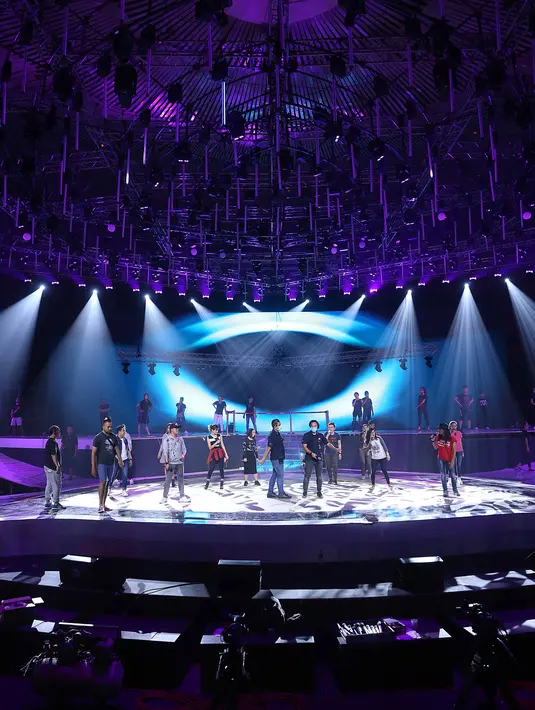 Malam puncak HUT Indosiar ke-22 tahun akan dihelat pada Rabu, (11/1/2017). Akan disiarkan secara langsung sejak pukul 19.00 WIB dari Plenary Hall Jakarta Convention Center, Jakarta. (Nurwahyunan/Bintang.com)