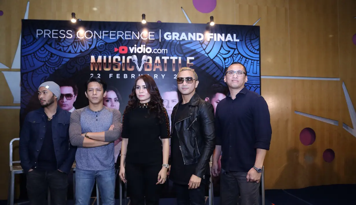 Selain menjadi juri musisi ini juga menjadi mentor bagi para peserta. Ariel menjadi mentor Napy Star dan Falah, Uki yang mementori Lynx, Giring menjadi mentor DM Project, serta Momo menjadi mentor dari Adeline Lapian. (Andy Masela/Bintang.com)