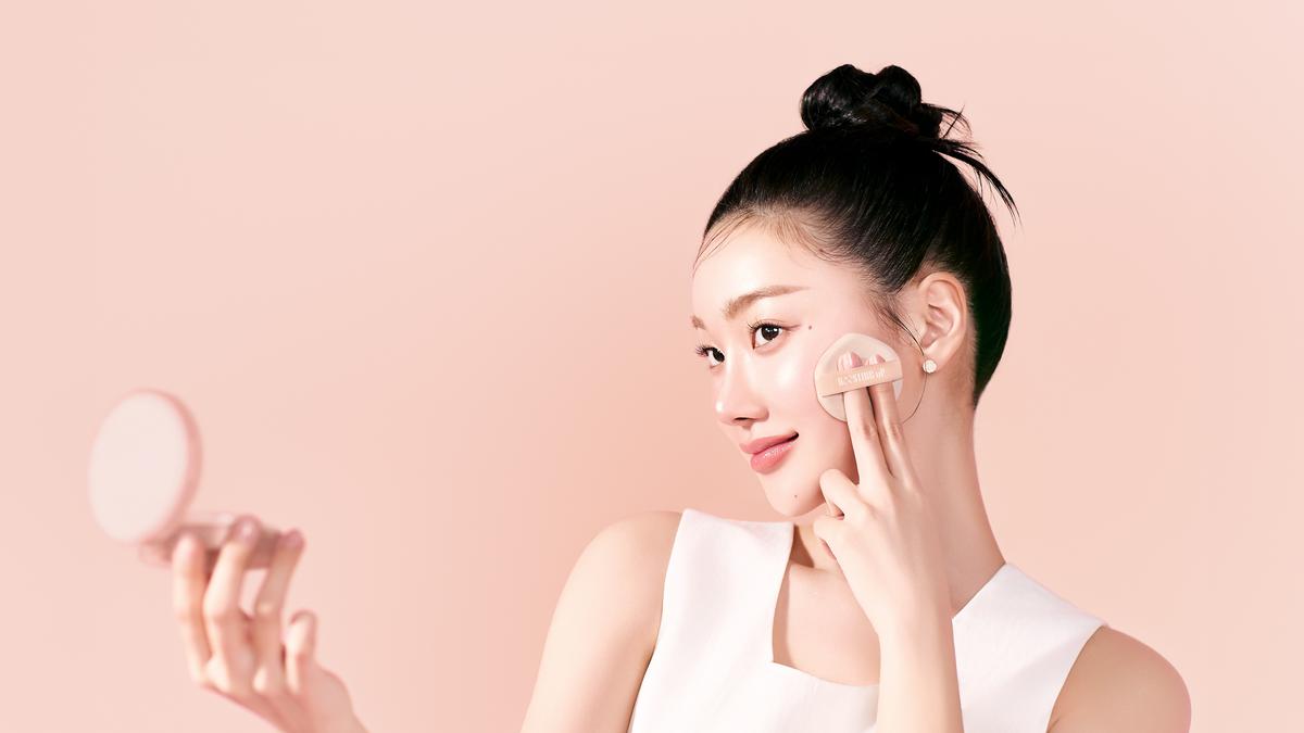 Makeup Lebaran untuk Kulit Berjerawat: Tetap Flawless Tanpa Terlihat Berat