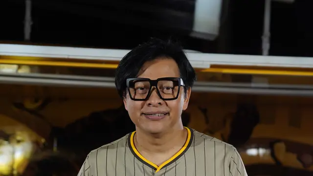 Raditya Dika dan Armand Maulana.