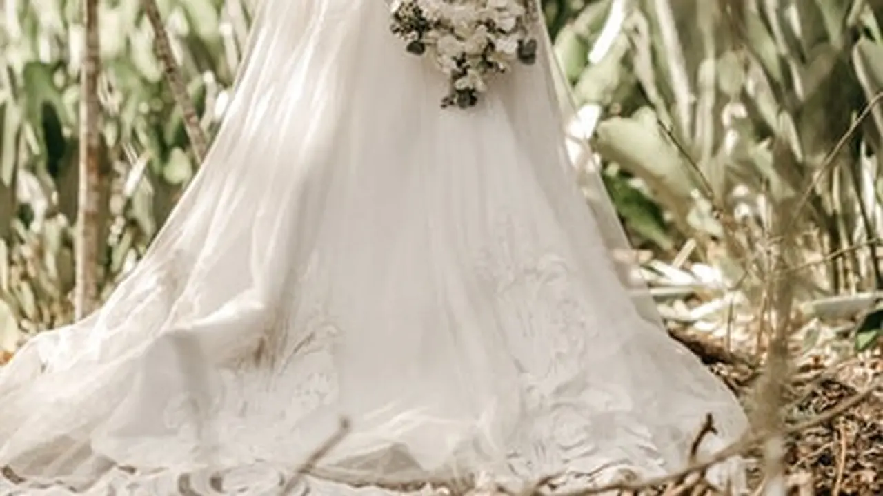 Arti Mimpi Memakai Baju Pengantin