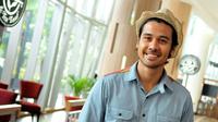Aktor Chicco Jerikho saat syukuran film Filosofi Kopi, di Kuningan City, Jakarta, Kamis (8/1/2015). (Liputan6.com/Panji Diksana)