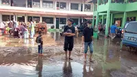 Banjir yang merendam ponpes ini baru pertama terjadi. (Liputan6.com/Jayadi Supriadin).